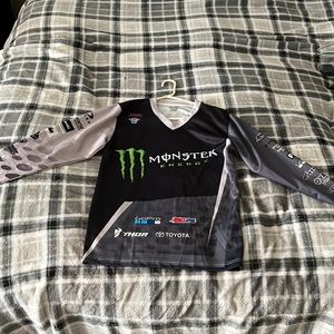 Unisex long sleeve shirt